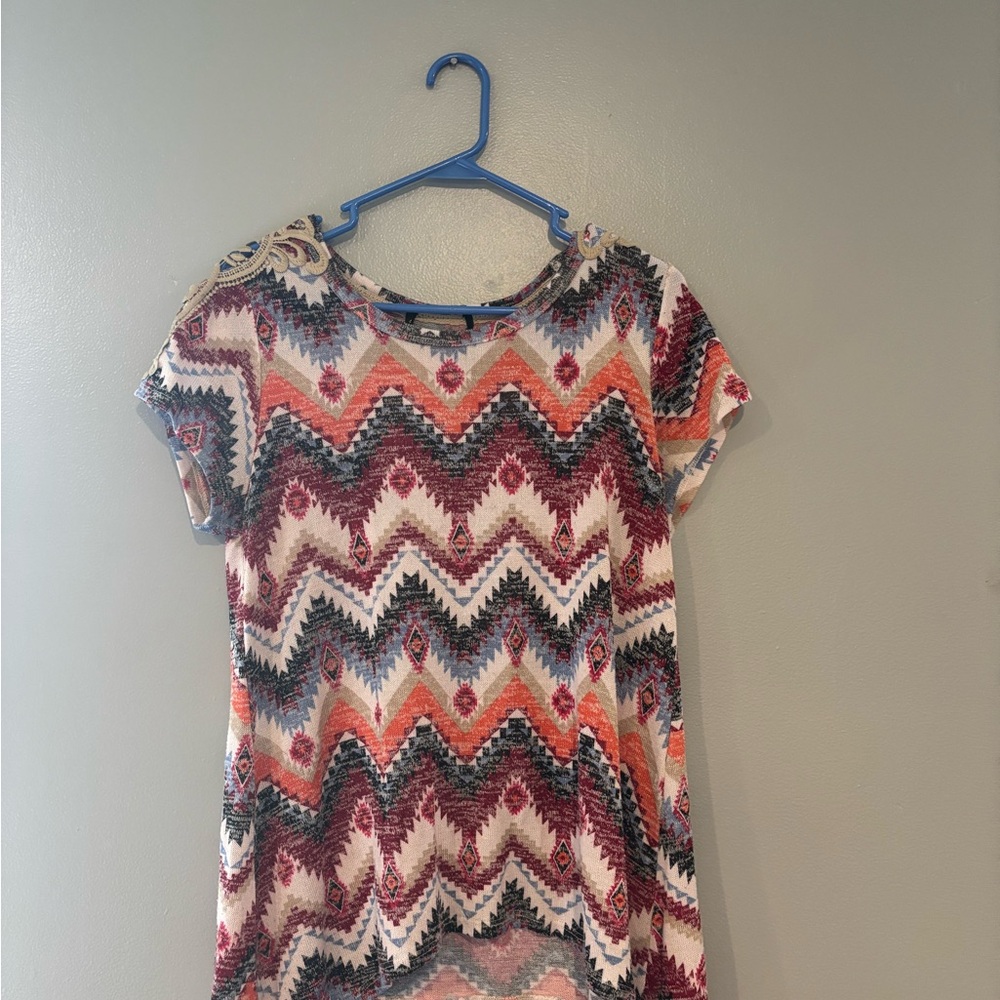 Womens Short Sleeve Chevron Print Tee - Multi Color